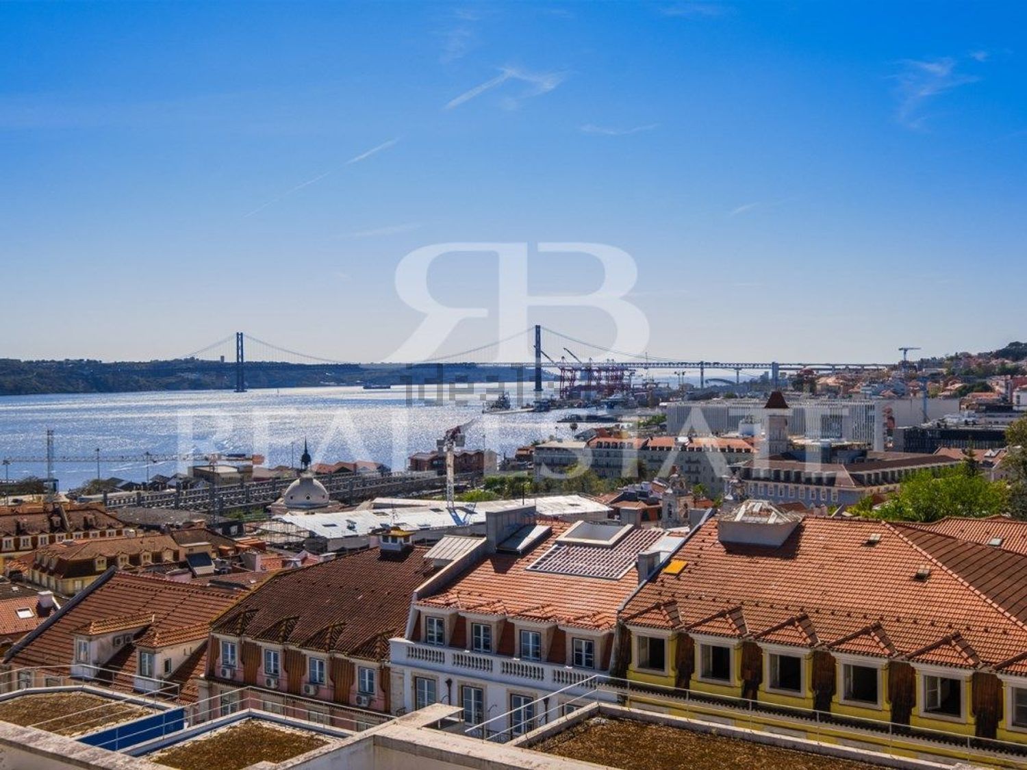 公寓 t3出售在Rua António Maria Cardoso, 11 - 视线