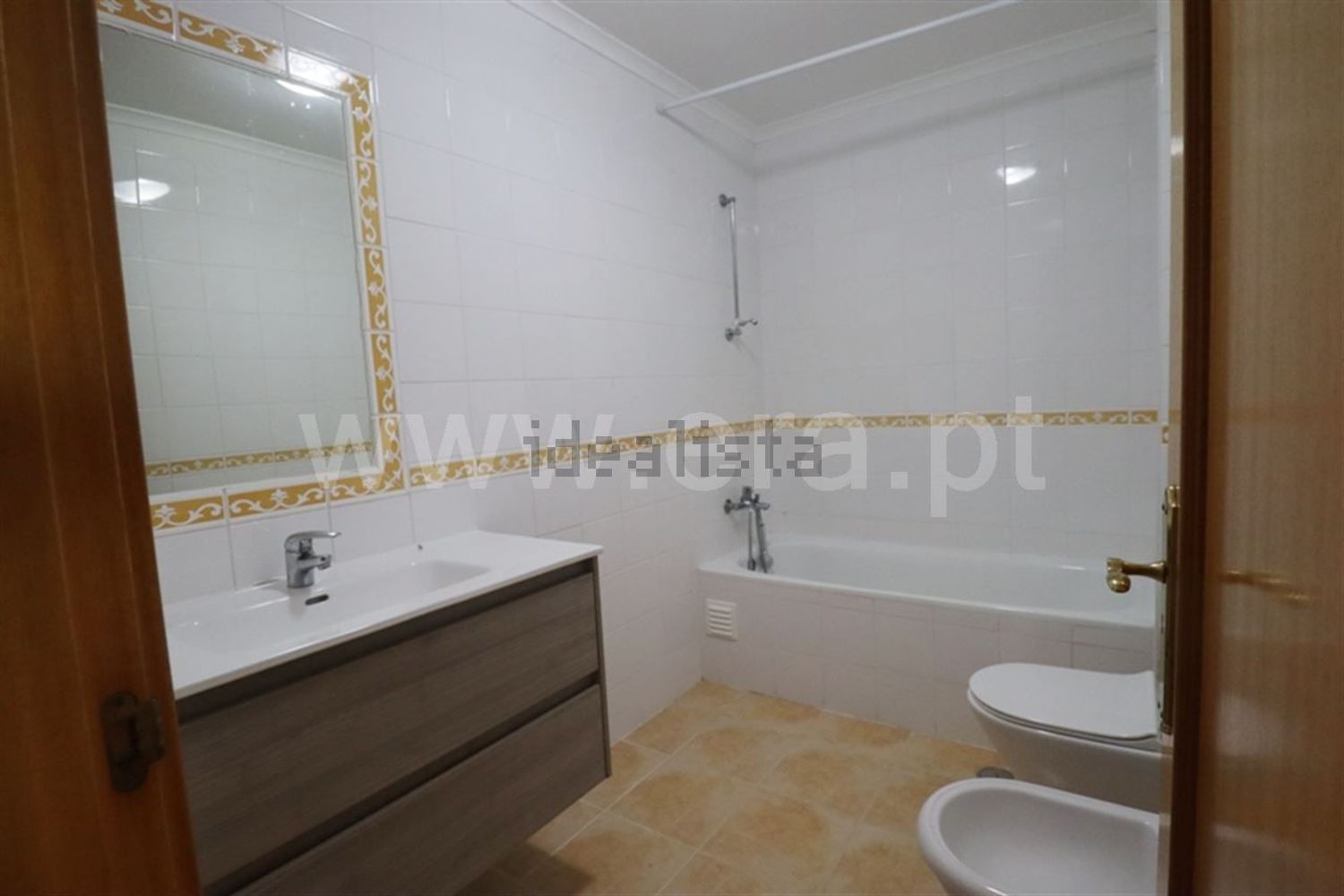 出租公寓 t3在Rua António Botto - 卫生间