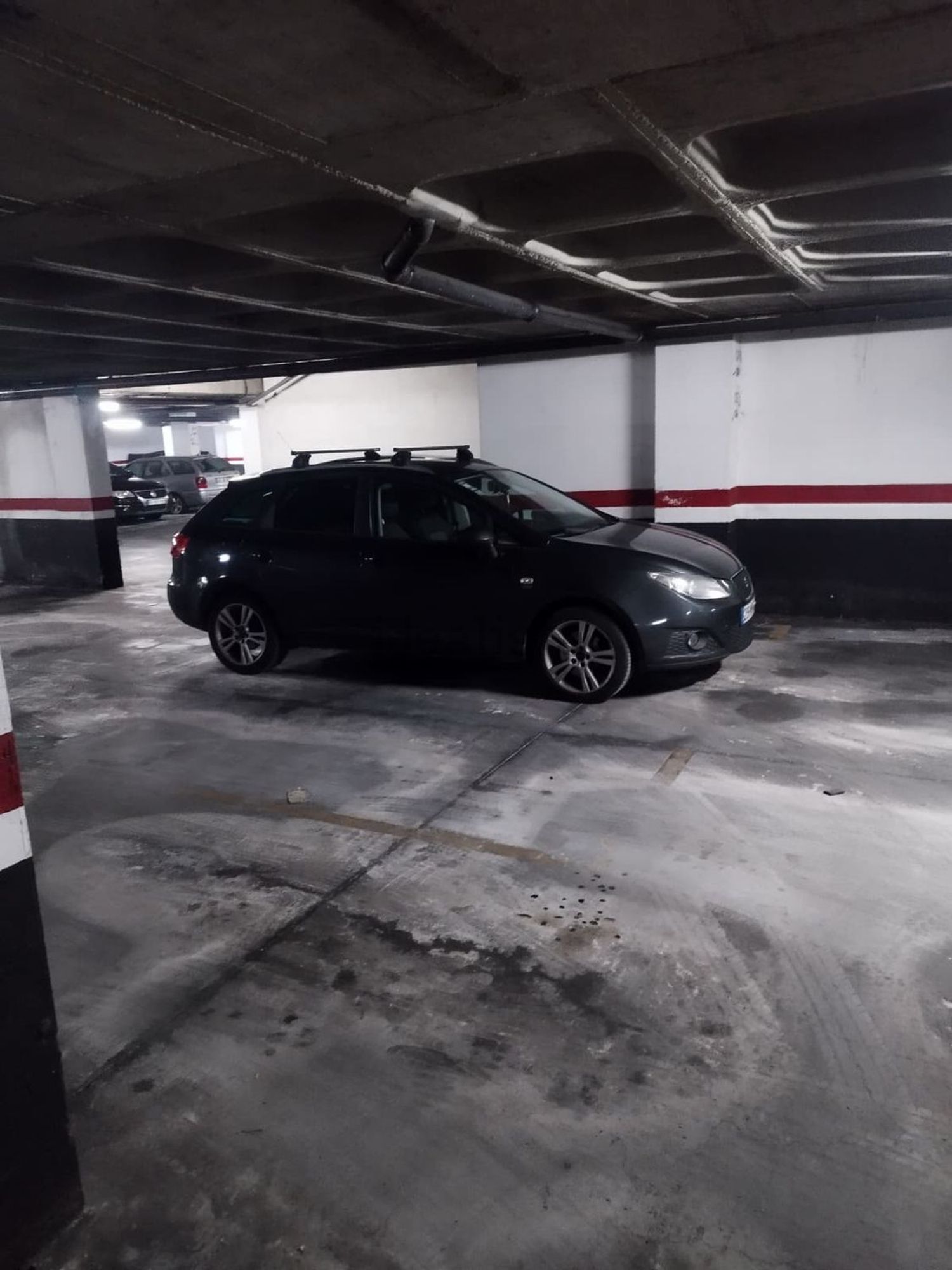 出租公寓 t3在Rua José Vianna da Motta, 12 - 停车位