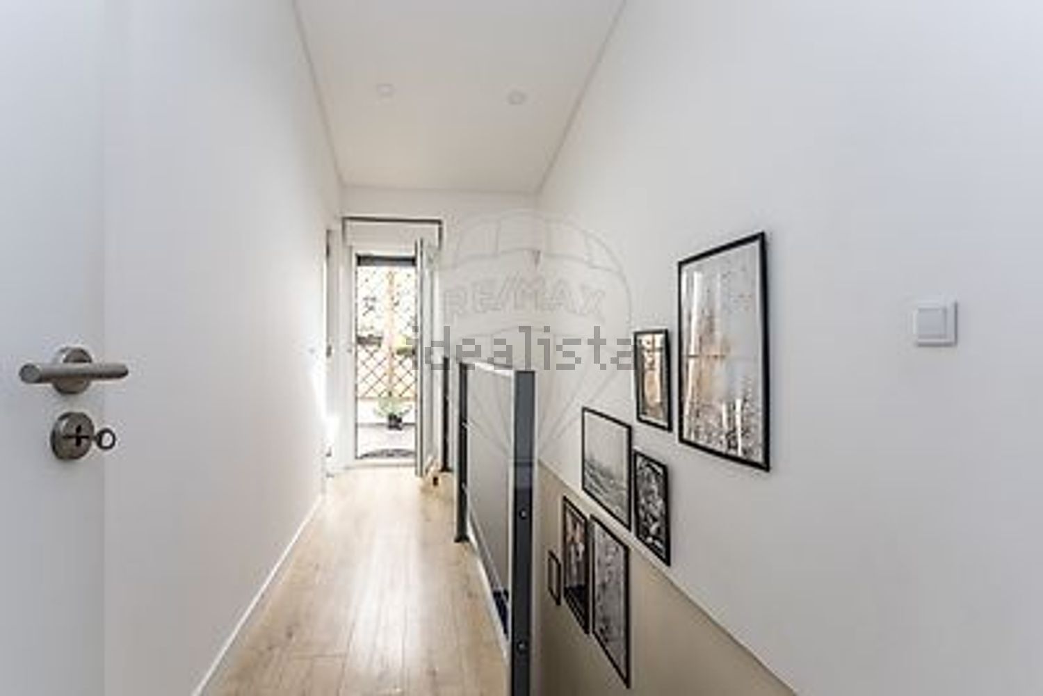 双拼别墅出售在Rua Conselheiro Joaquim António D'Aguiar - 过道