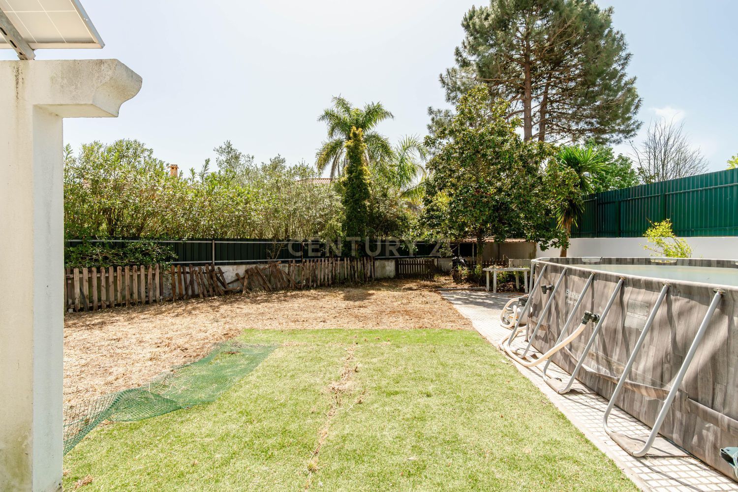 小楼房或独栋别墅出售在Rua das Bolotas s/n - 花园