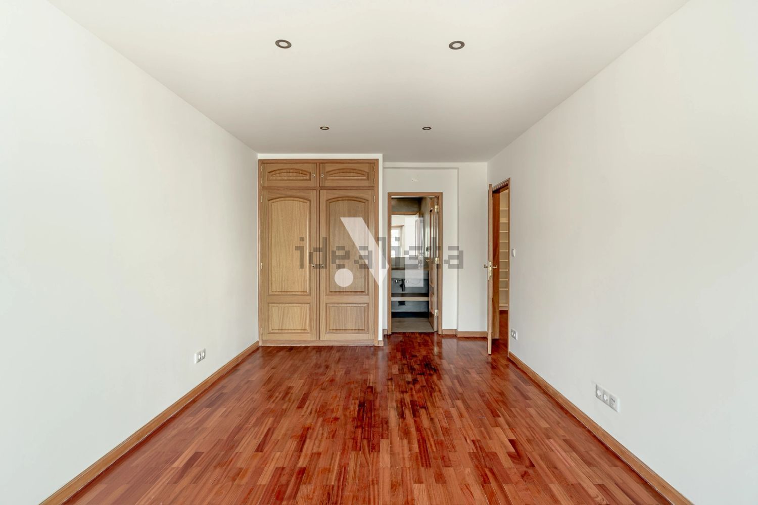 出租公寓 t4在Rua da Penha de França s/n - 卧室