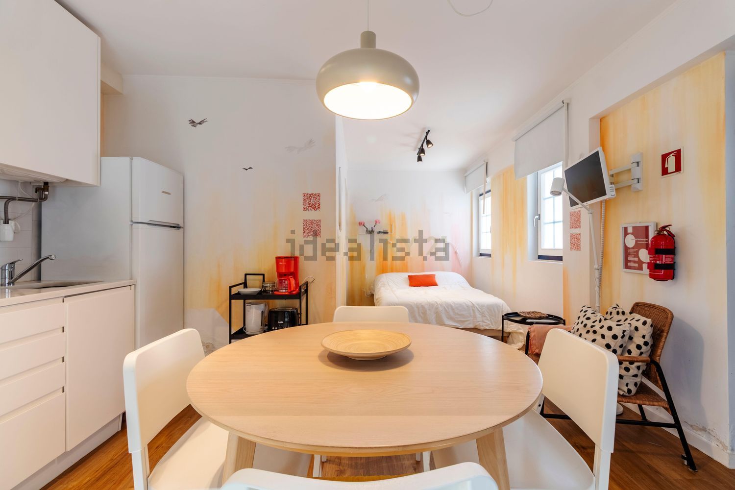 T0（单人公寓）出售在Rua Possidónio da Silva, 130 - 客厅