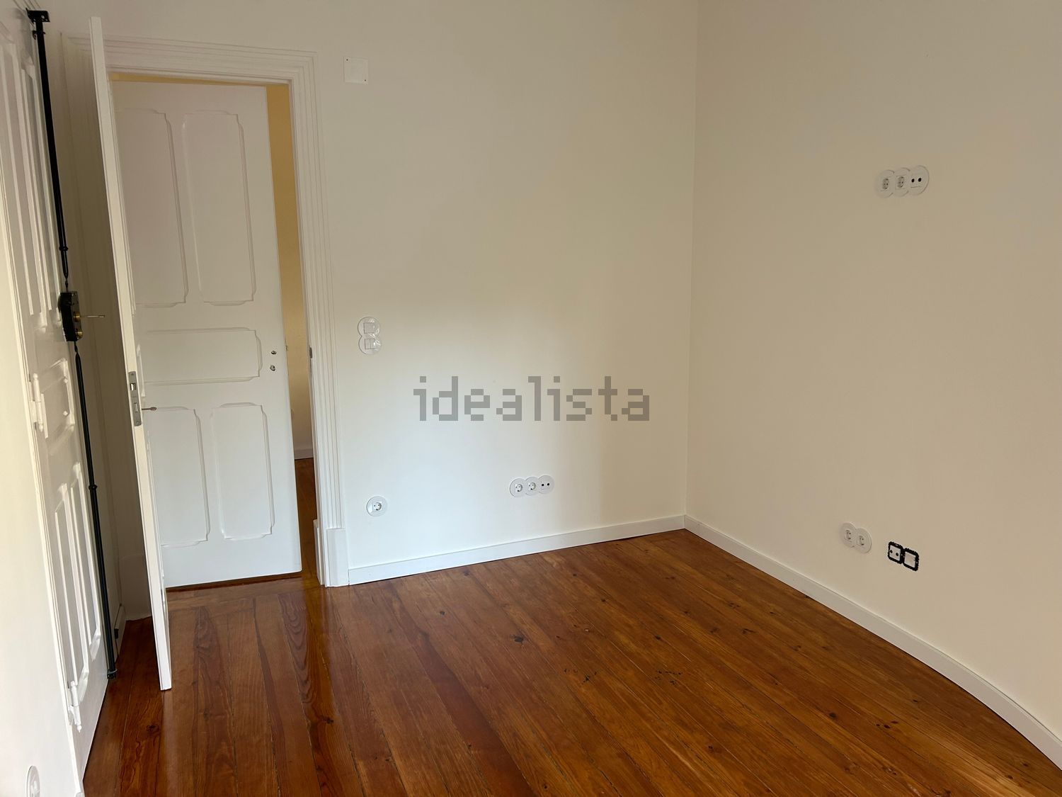 公寓 t3出售在Avenida General Roçadas, 105 - 居住