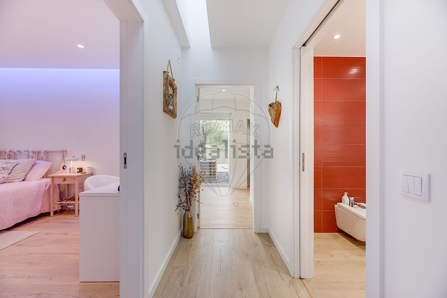 小楼房或独栋别墅出售在Rua Mato Moreira - 过道