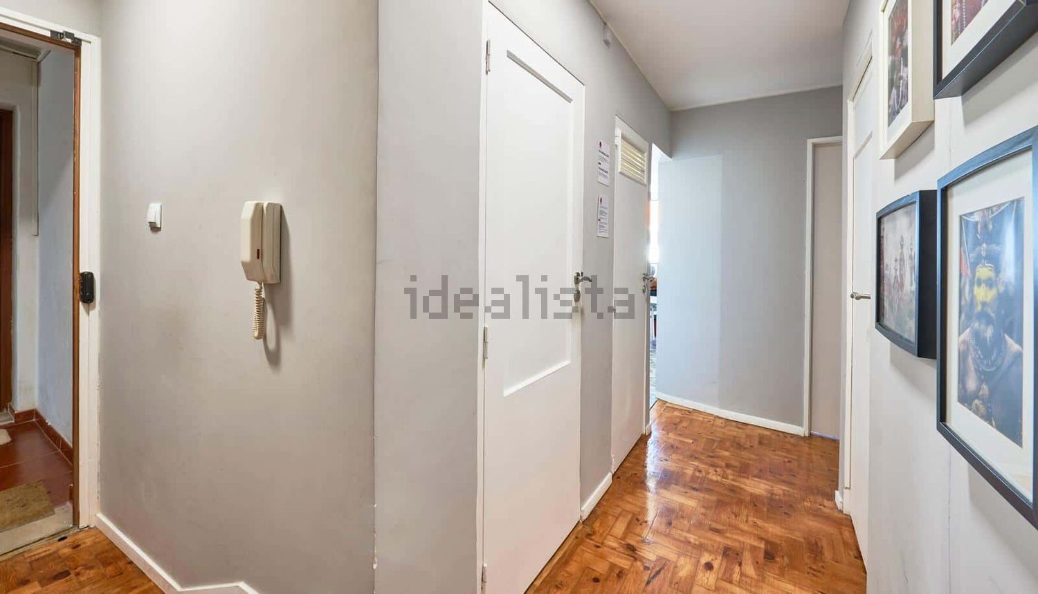 出租房间在Rua Capitão-Mor Lopes Sequeira s/n - 过道