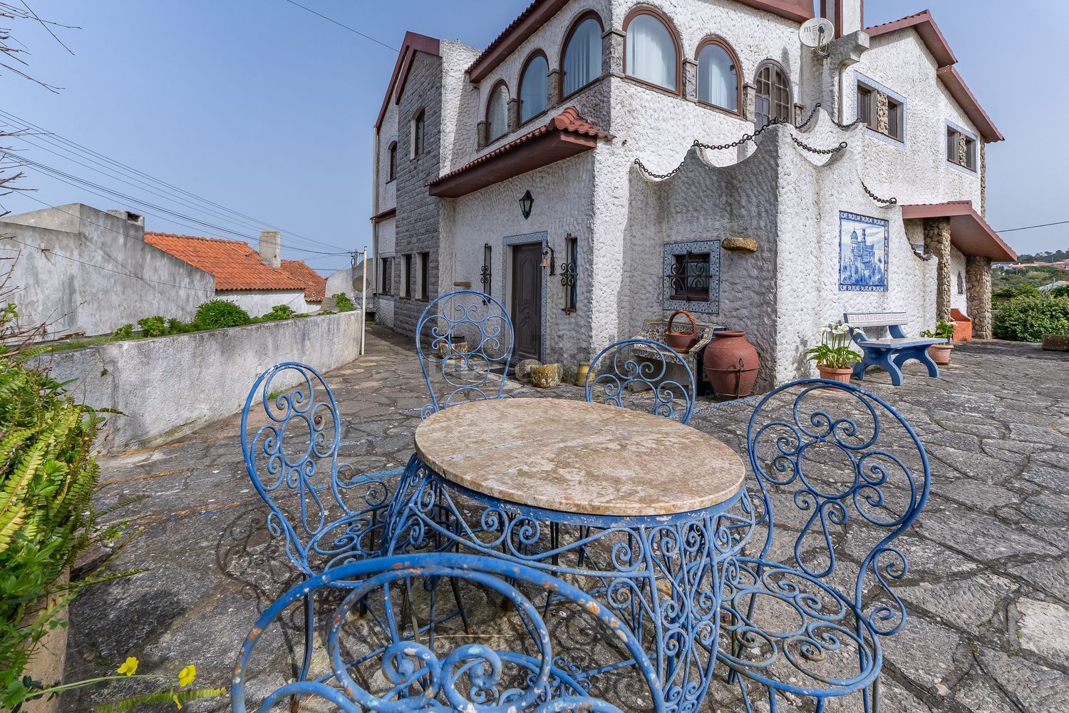 小楼房或独栋别墅出售在Rua Pintor Manuel da Silva - 外立面