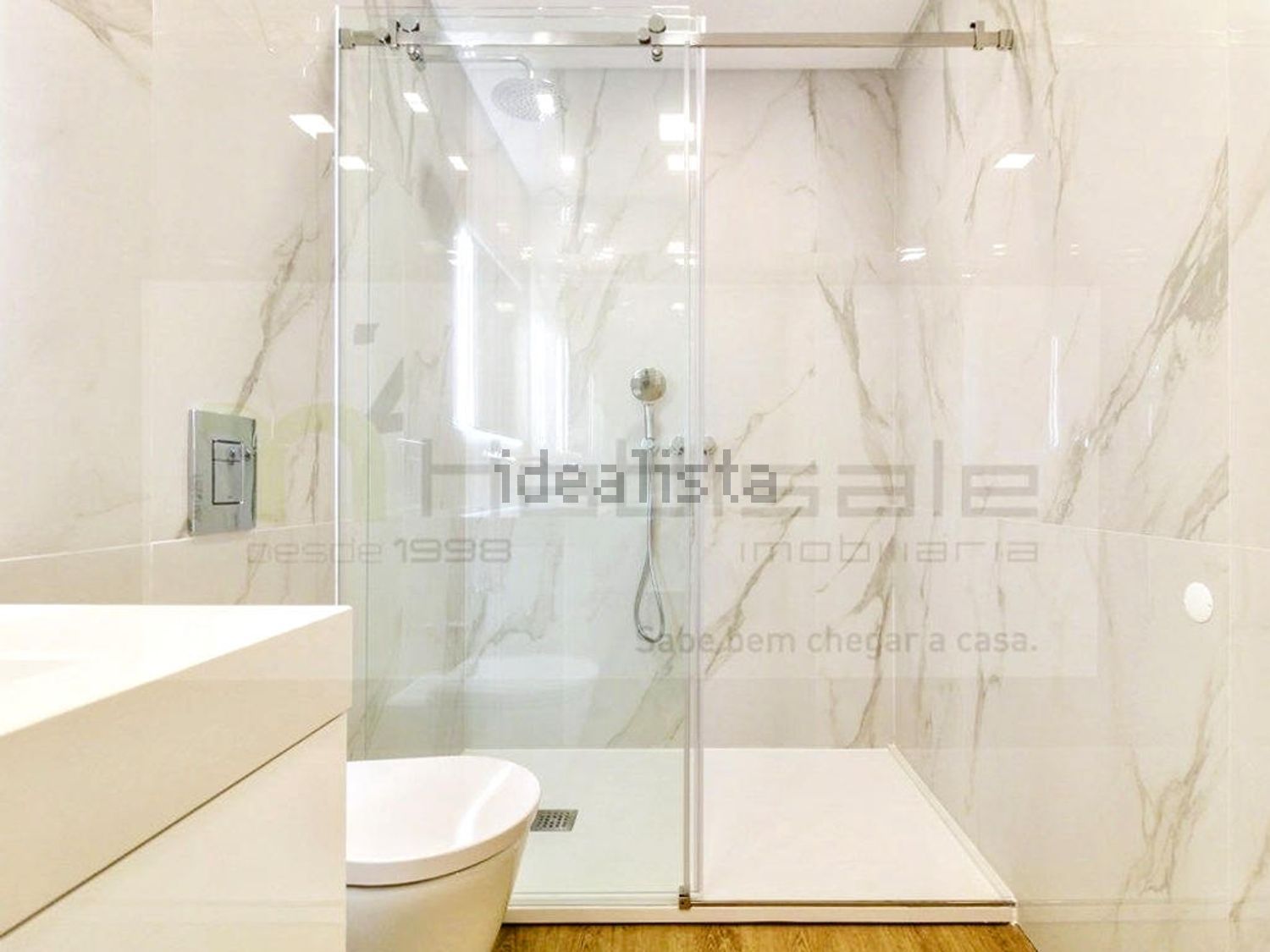 小楼房或独栋别墅出售在Rua Vieira da Silva - 卫生间