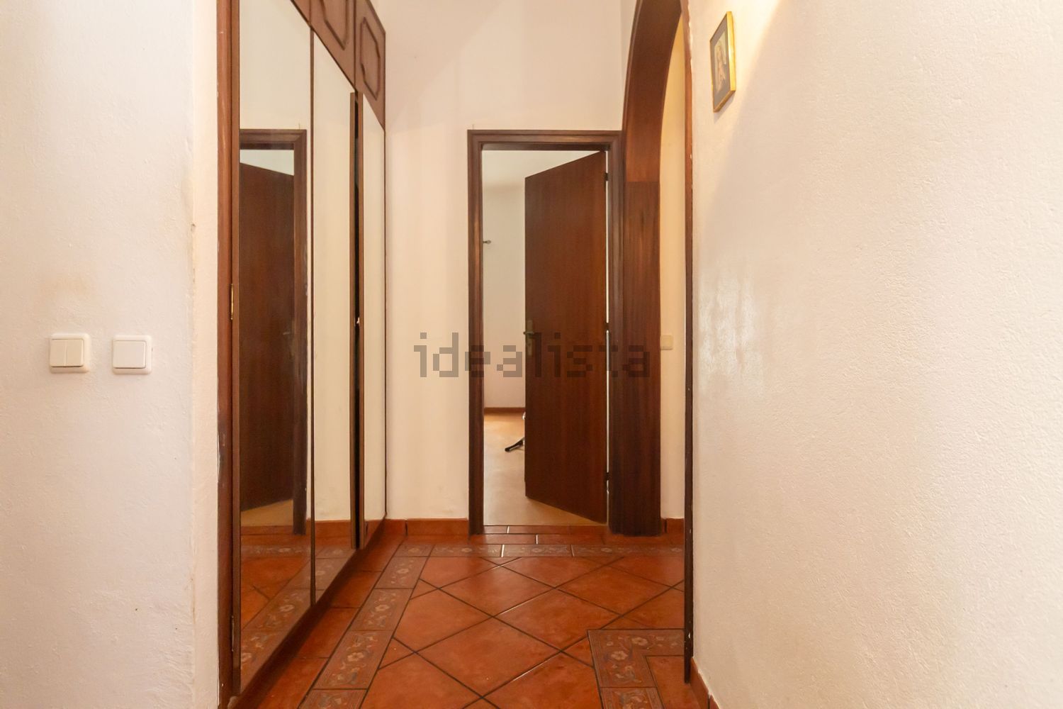 小楼房或独栋别墅出售在Avenida Padre Nabeto - 过道