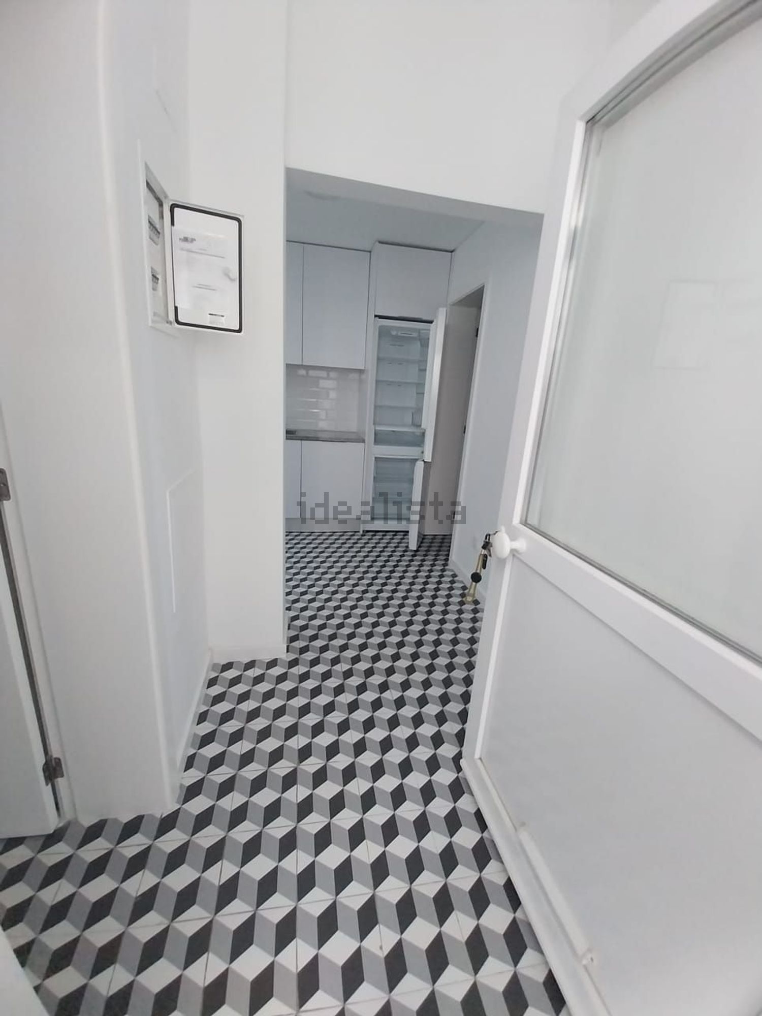 出租t0（单人公寓）在Rua Poeta do Bocage, 25 - 过道