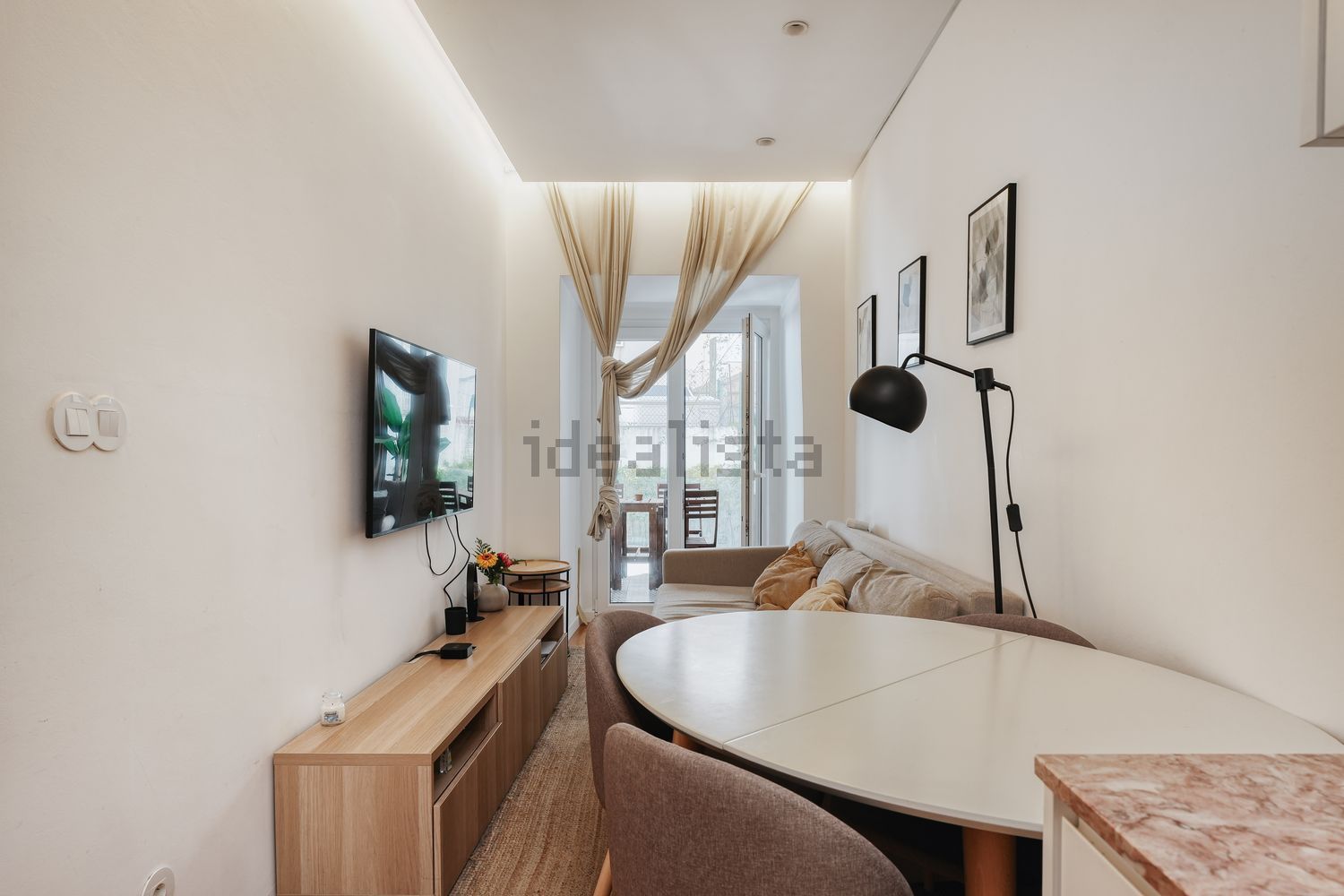 出租公寓 t2在Rua Barão de Sabrosa, 176 - 客厅