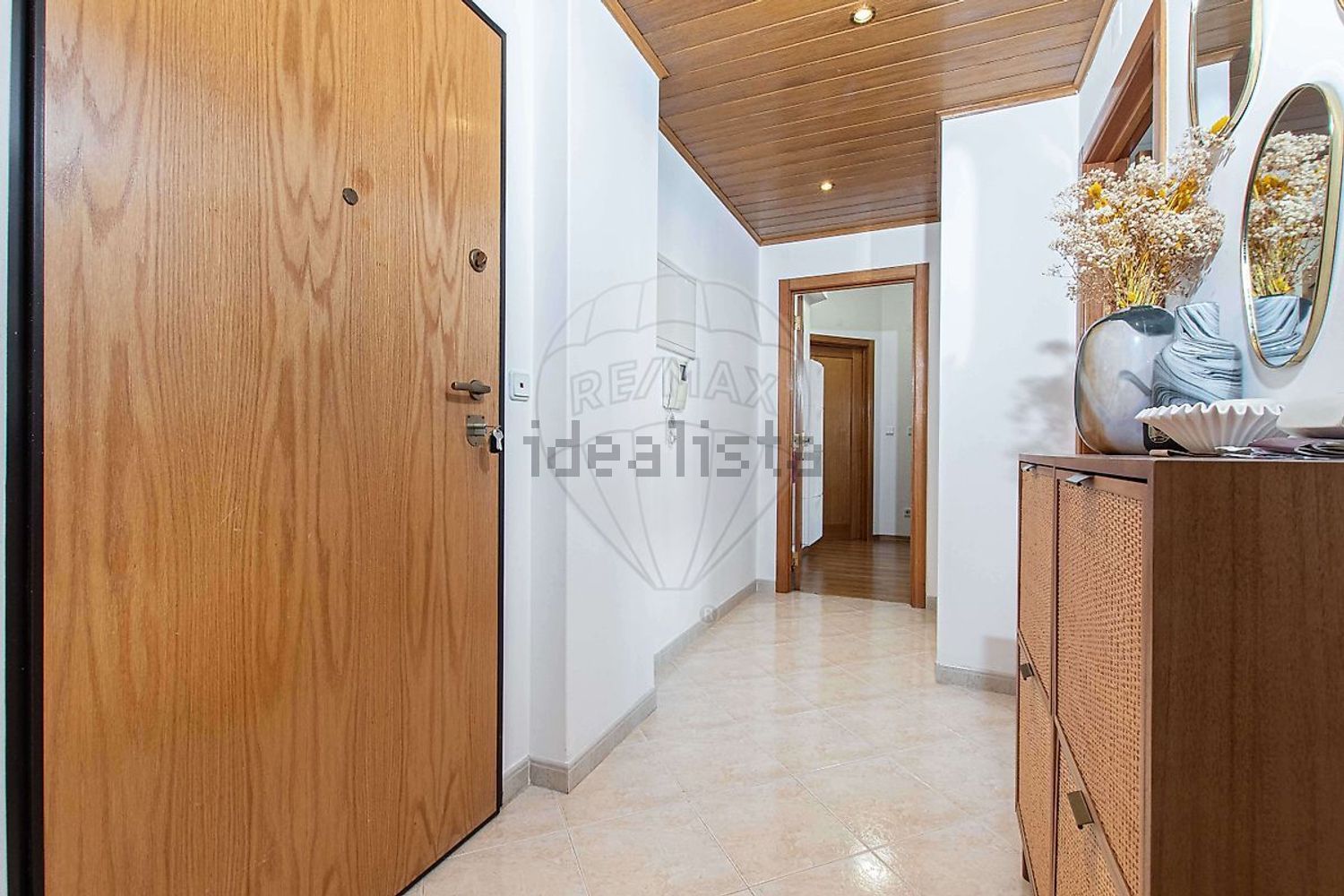 公寓 t2出售在Rua José Afonso - 过道