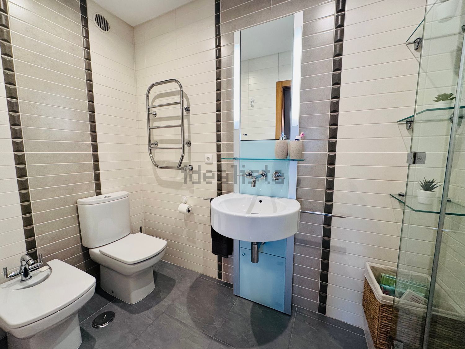 公寓 t3出售在Rua Júlio Conceição Sousa, 12 - 卫生间