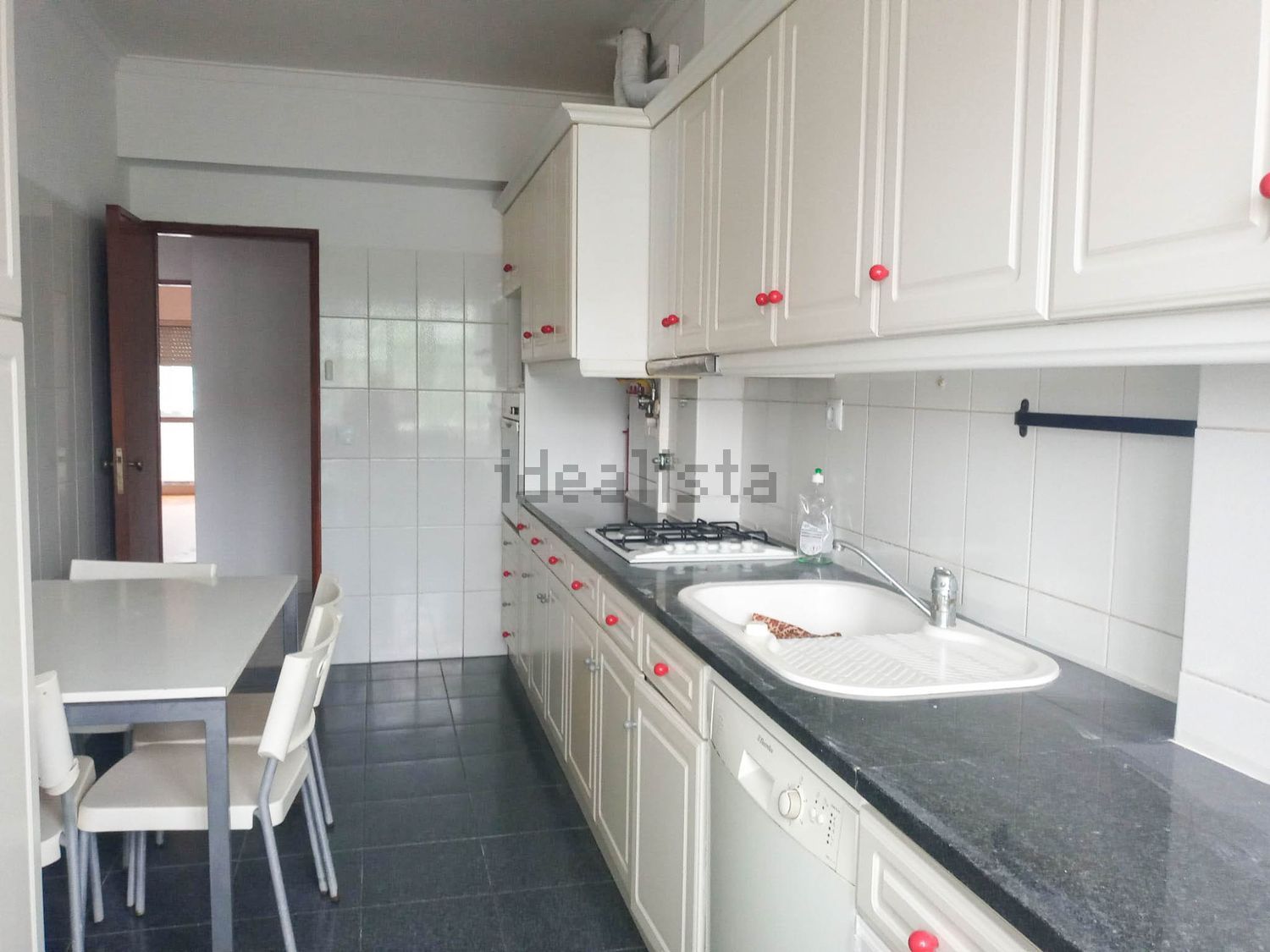 出租公寓 t2在Casal de São Brás - Vila Chã - 厨房