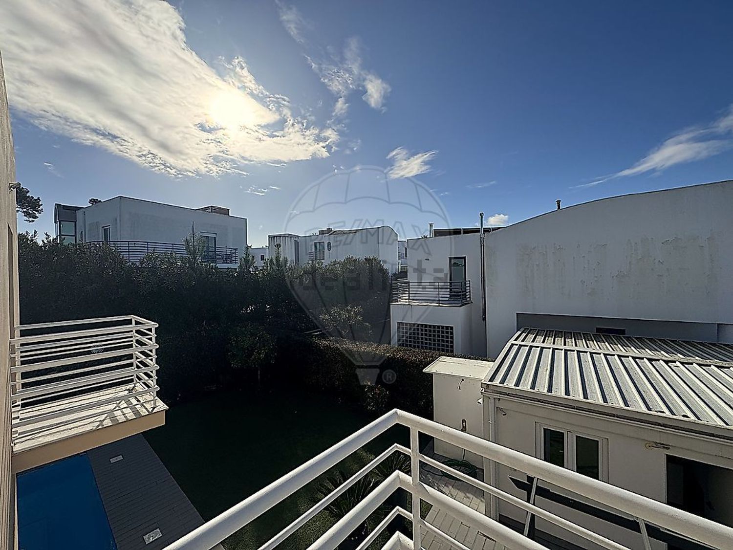 出租小楼房或独栋别墅在Rua Rosa Ramalho, 31 - 阳台