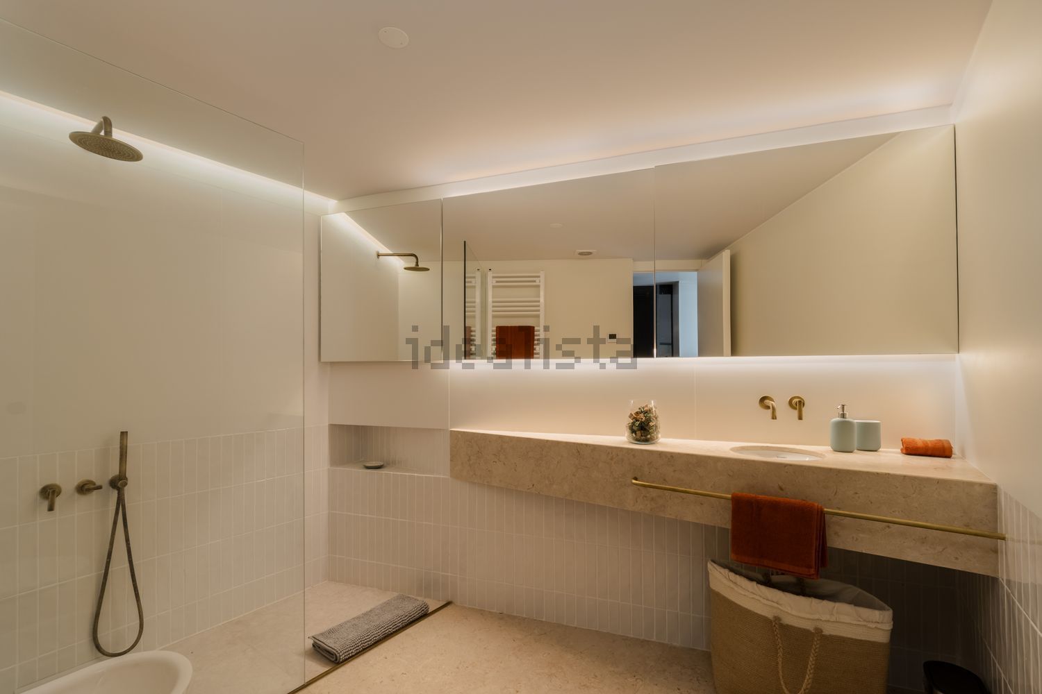 出租公寓 t1在Rua do Telhal, 72 - 卫生间