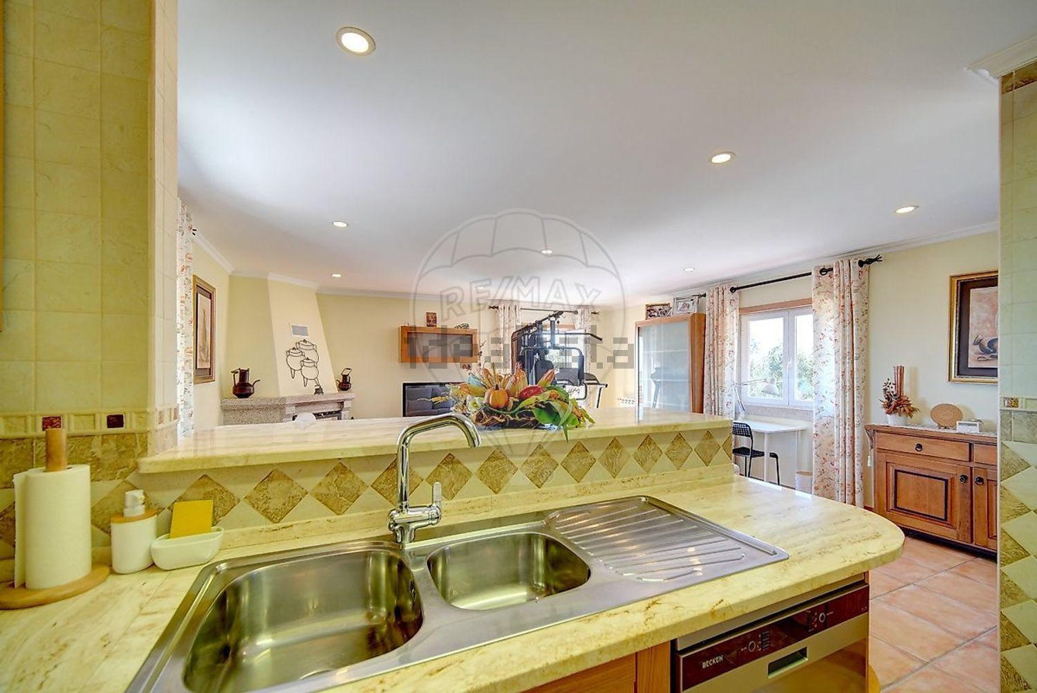 小楼房或独栋别墅出售在São Quintino - 厨房