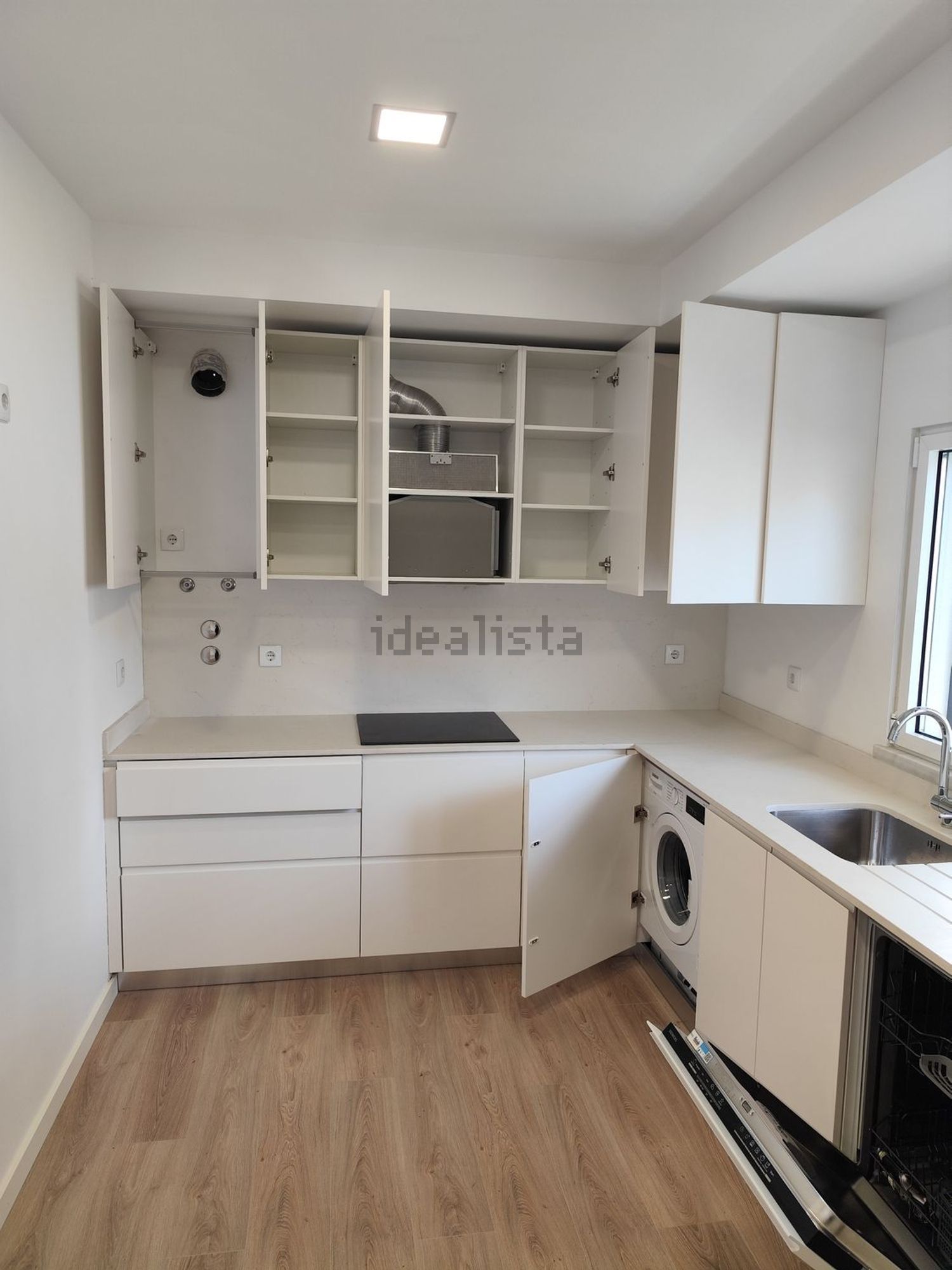 出租小楼房或独栋别墅在Praceta Santa Rita de Cássia - 厨房