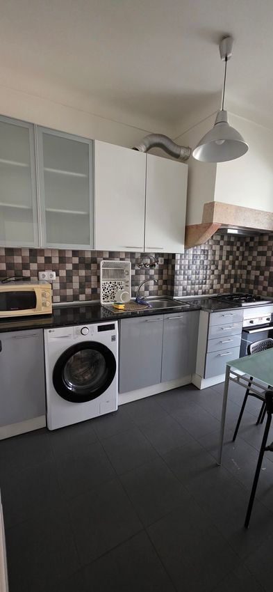 出租房间在Rua Almirante Gago Coutinho, 29