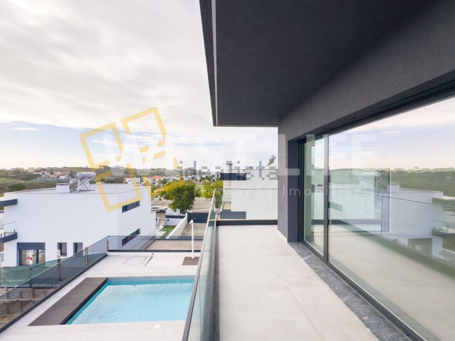 小楼房或独栋别墅出售在Centro - 阳台