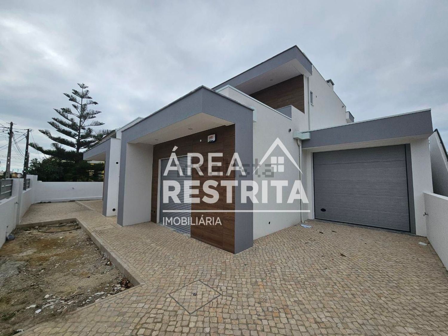 小楼房或独栋别墅出售在Vale de Choupos - Choilo - Galeotas - 外立面