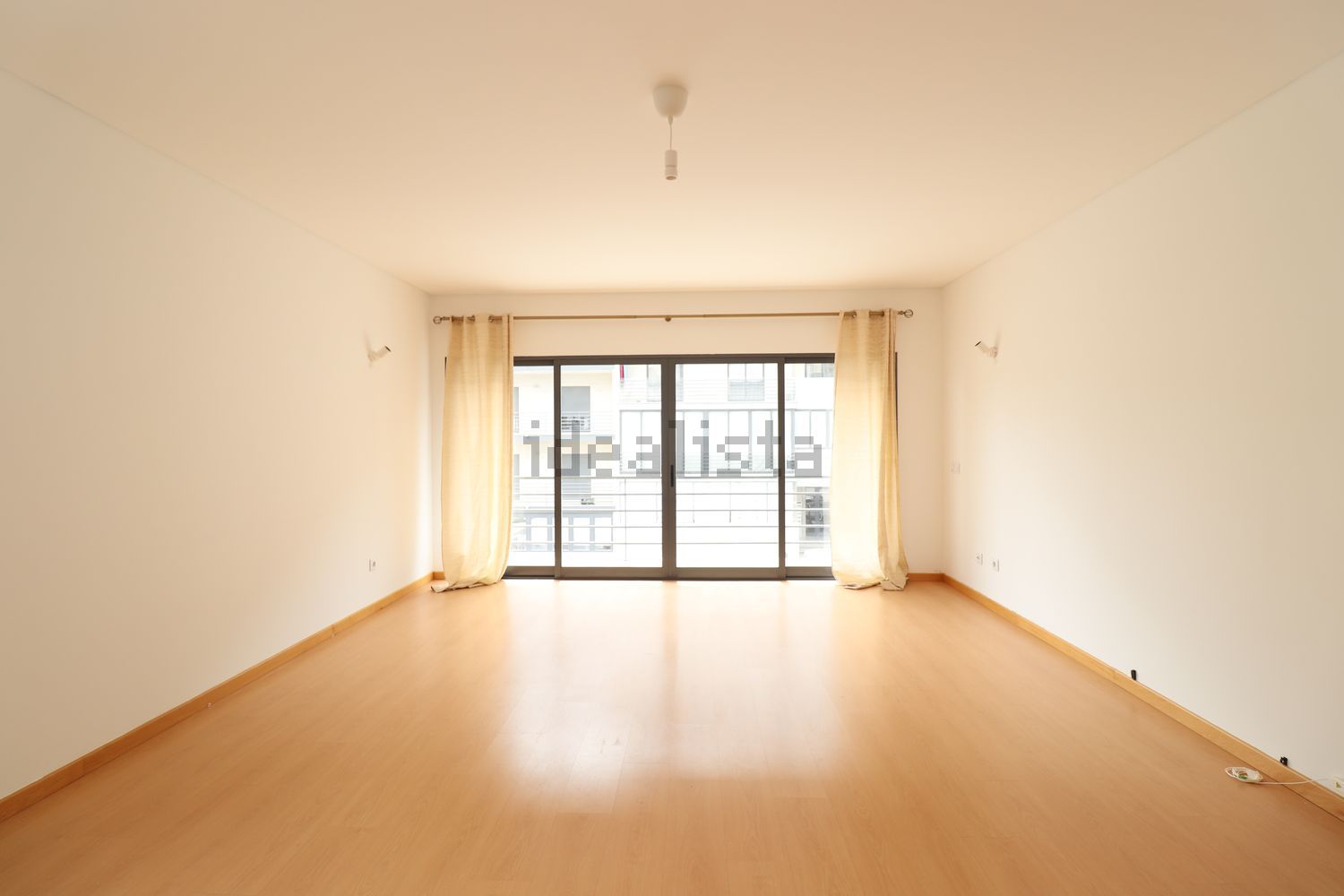 出租公寓 t2在Rua Ribeira dos Bogueiros, 46 - 客厅