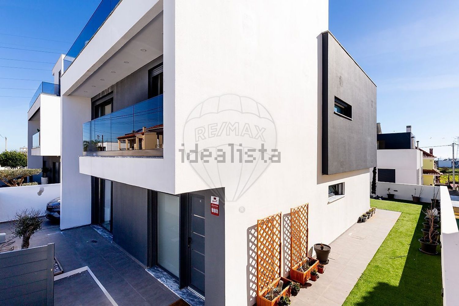 小楼房或独栋别墅出售在Rua e - 照片