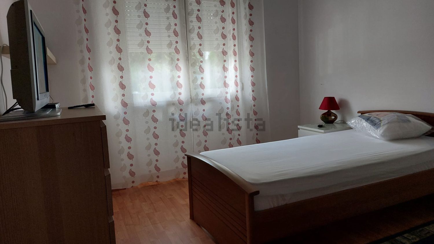 出租房间在Largo Carlos Paredes, 5 - 卧室