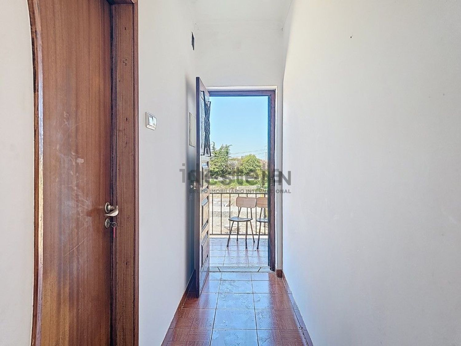 小楼房或独栋别墅出售在Lamas e Cercal - 过道