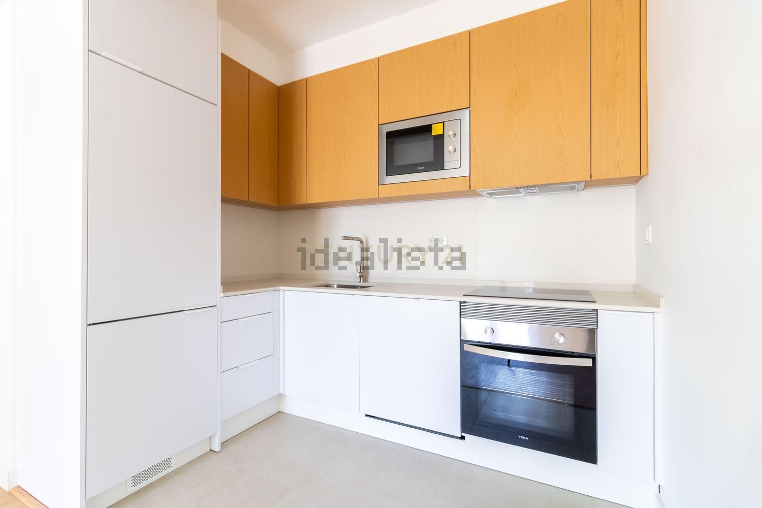 出租公寓 t2在Rua António Sérgio, 20 - 厨房