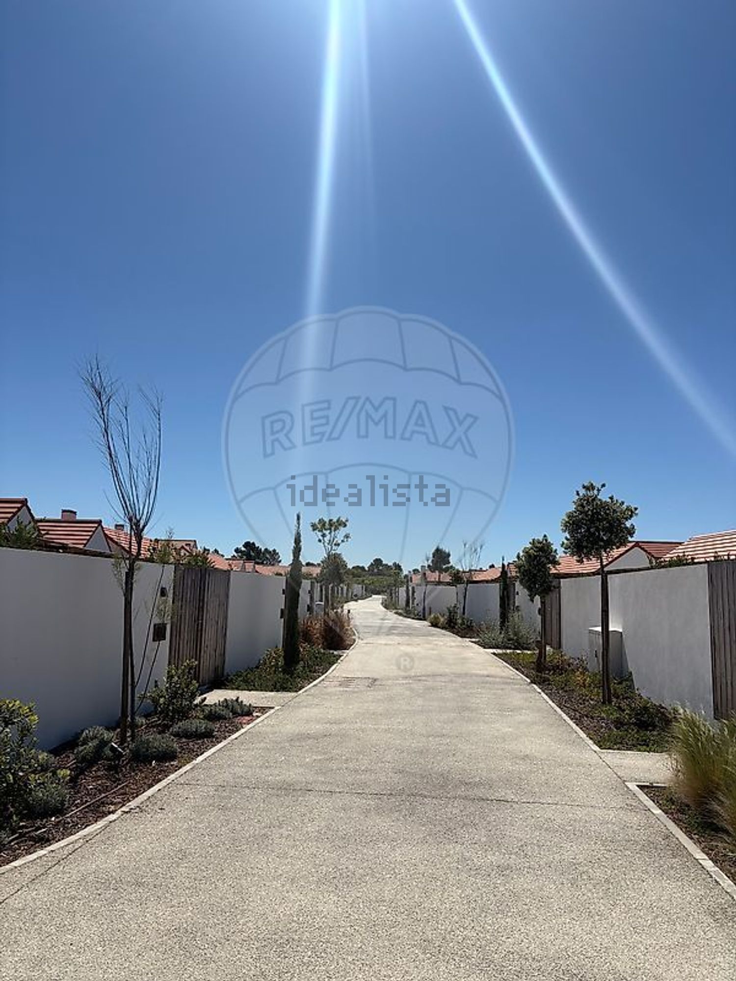 小楼房或独栋别墅出售在Rua Manuel Fonseca - 外立面