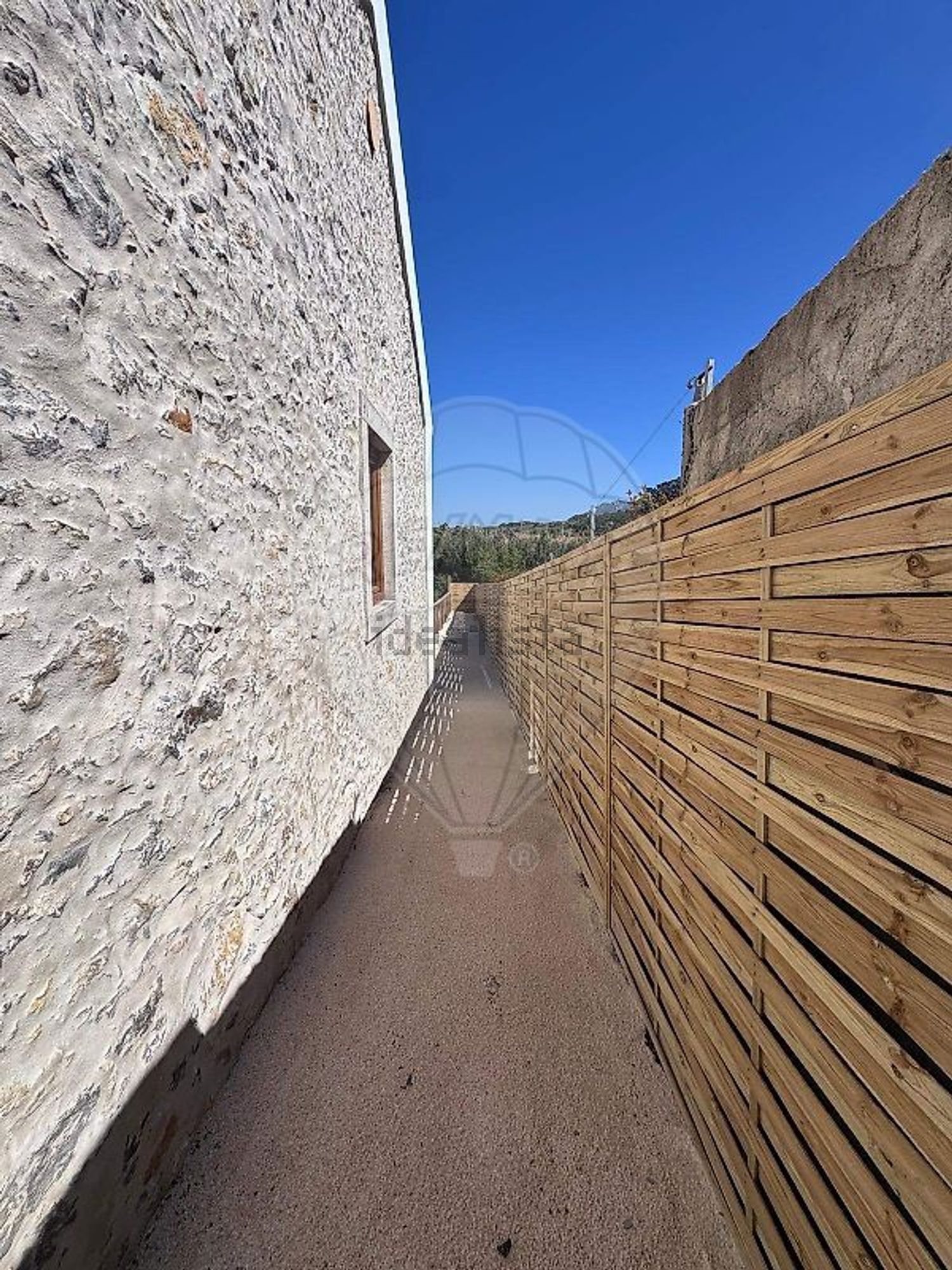 小楼房或独栋别墅出售在Rua da Ribeirinha - 照片