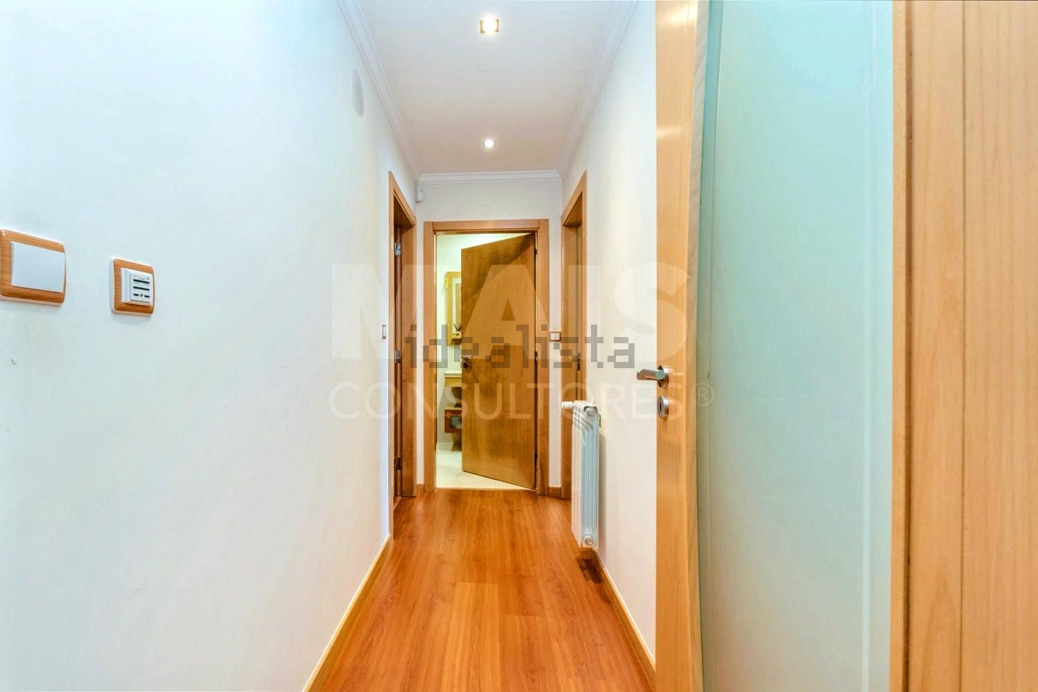 公寓 t4出售在Rua Alexandre Herculano - 过道