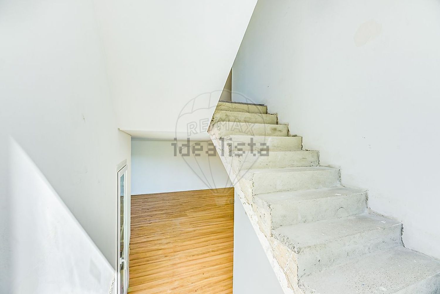 小楼房或独栋别墅出售在Rua da Cruzinha - 详情