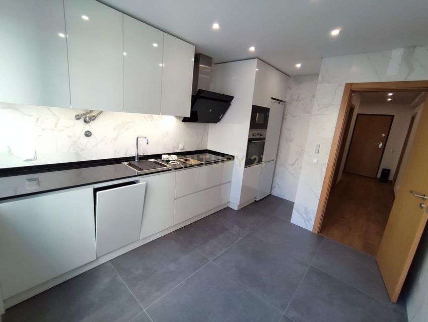 公寓 t2出售在Rua Professor Victor Manuel Morais, 12