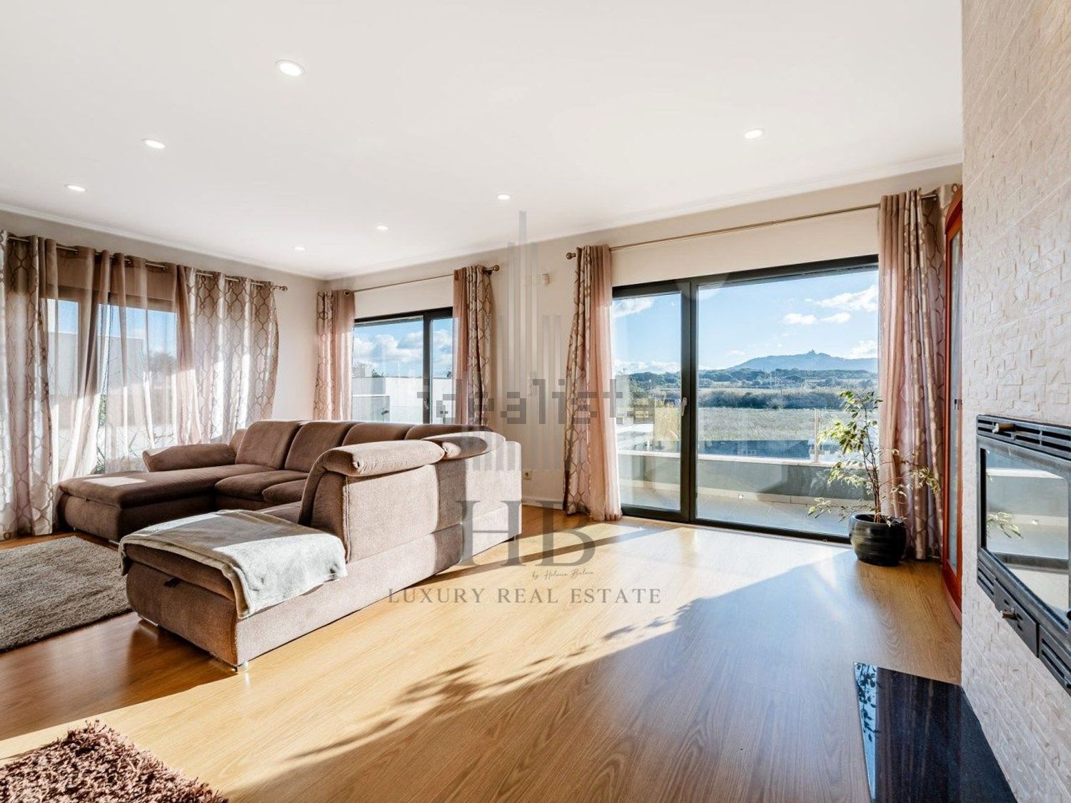 双拼别墅出售São João Das Lampas - 客厅