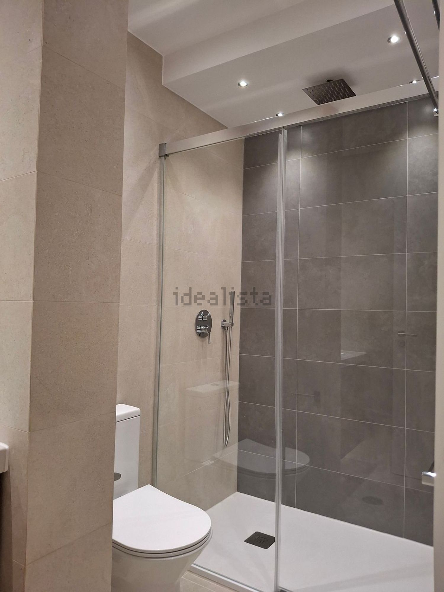 出租公寓 t3在Rua José Luís de Morais, 23 - 卫生间