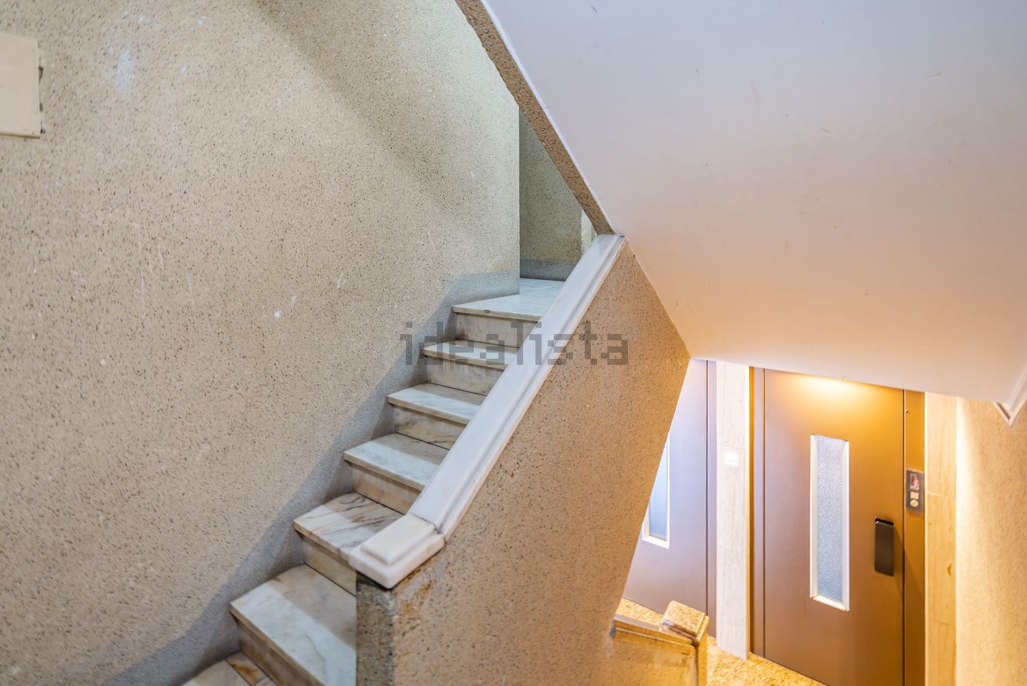 公寓 t3出售在Encosta do Sol - 楼梯