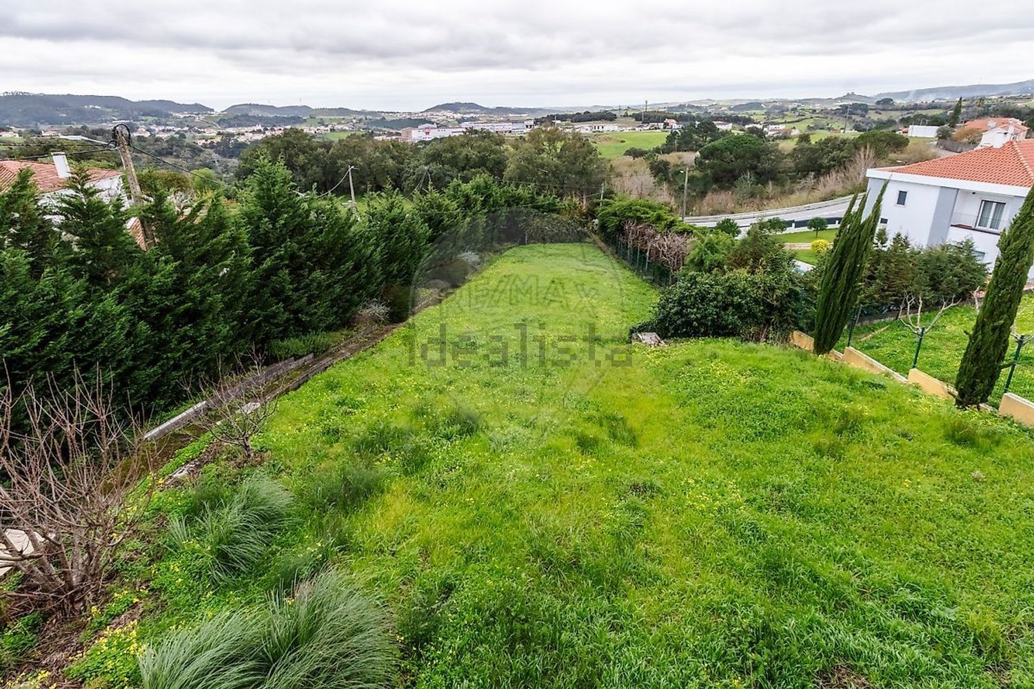 小楼房或独栋别墅出售在Estrada de Paços - 花园