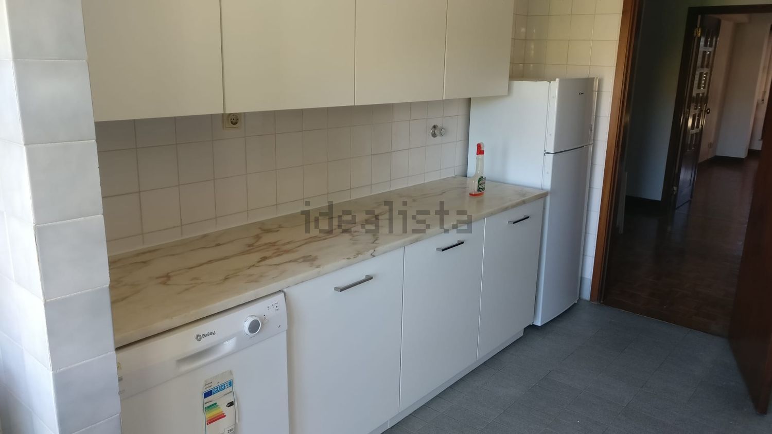 出租公寓 t2在Rua Professor Eduardo Cortesão, 20 - 厨房