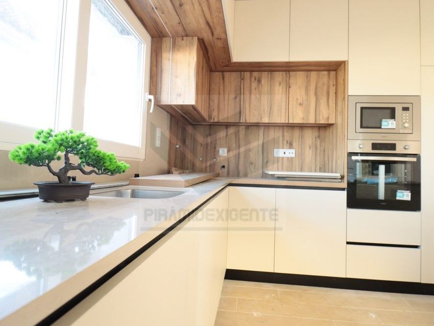 小楼房或独栋别墅出售在Moita