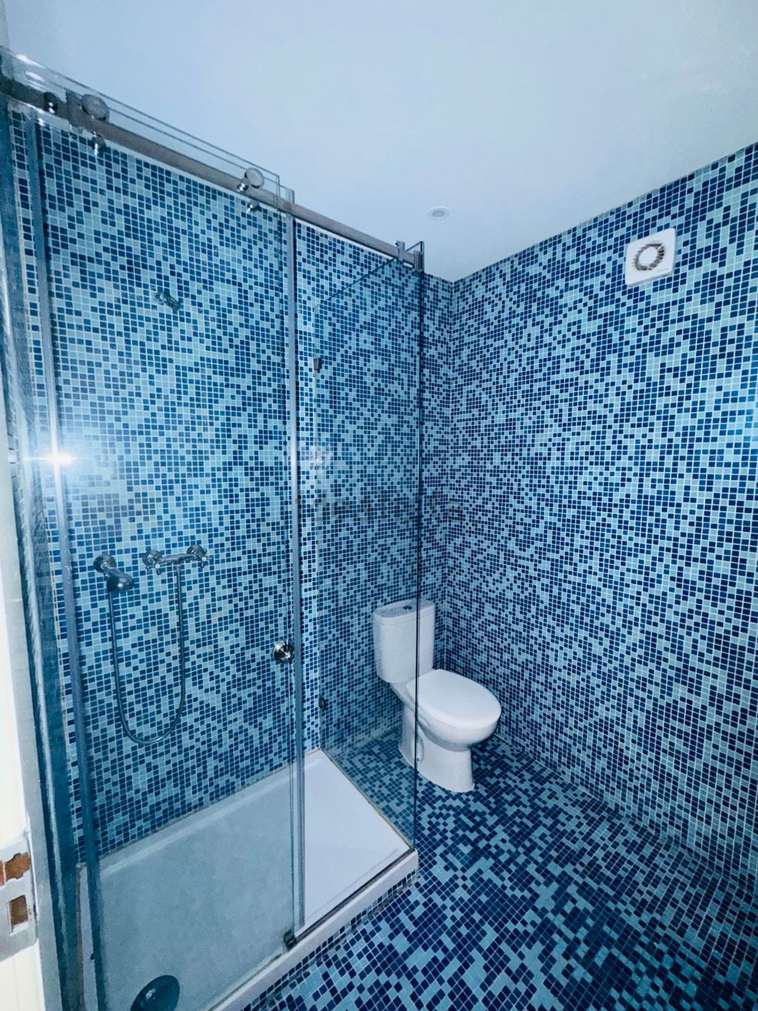 出租公寓 t4在Rua Doutor Alfredo da Costa, 92 - 卫生间