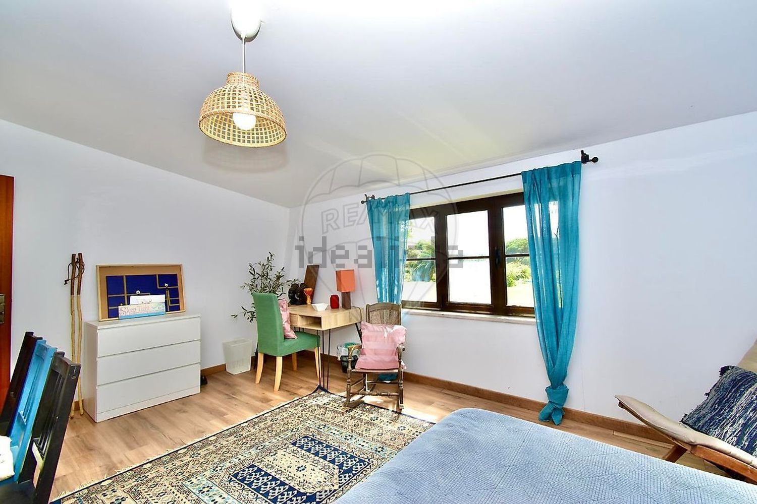 小楼房或独栋别墅出售在Rua Principal - 客厅