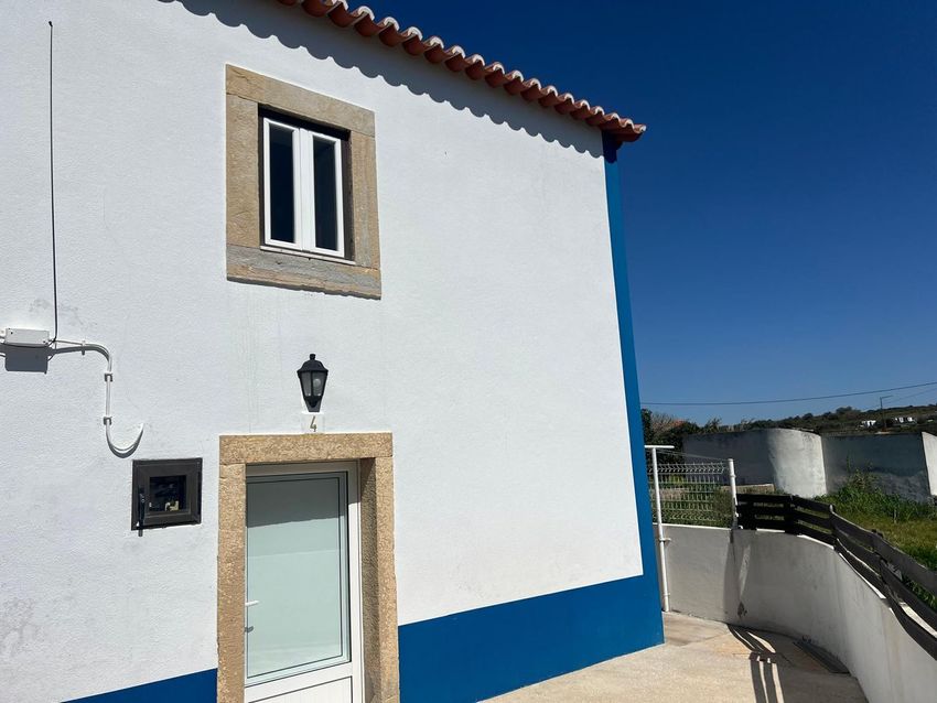 出租小镇楼房在Rua do Alto do Polido, 4