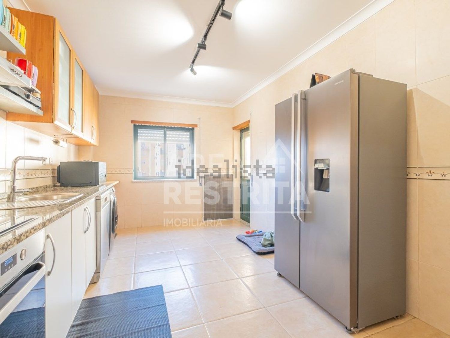 公寓 t3出售在Rua de Dadrá - 厨房