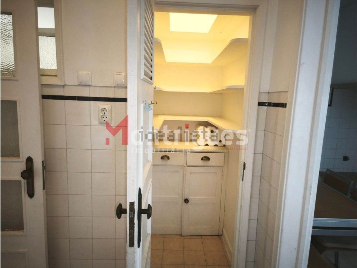 公寓 t4出售在Avenida Alfredo da Silva - 仓库