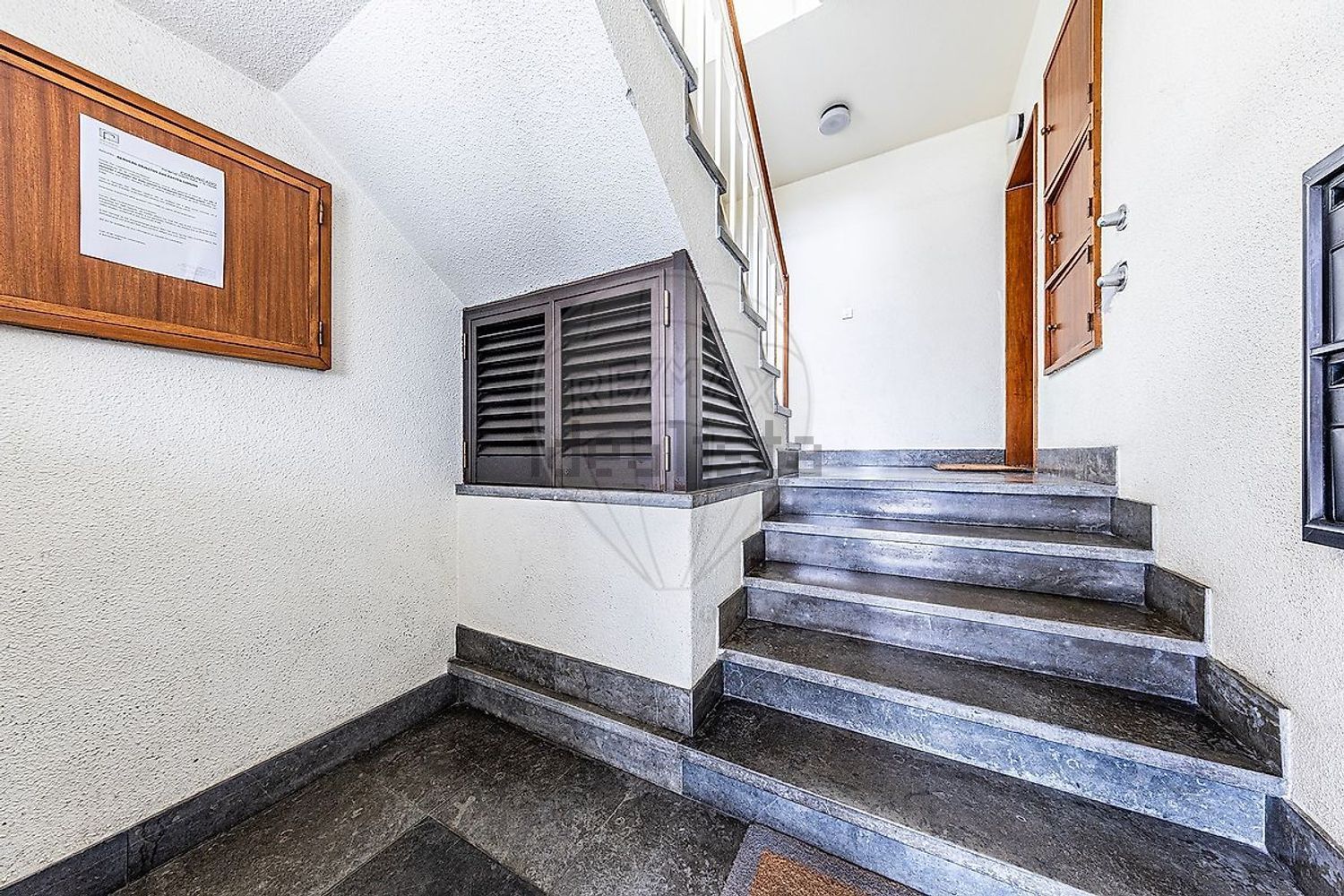 公寓 t1出售在Rua Afonso Sanches - 详情