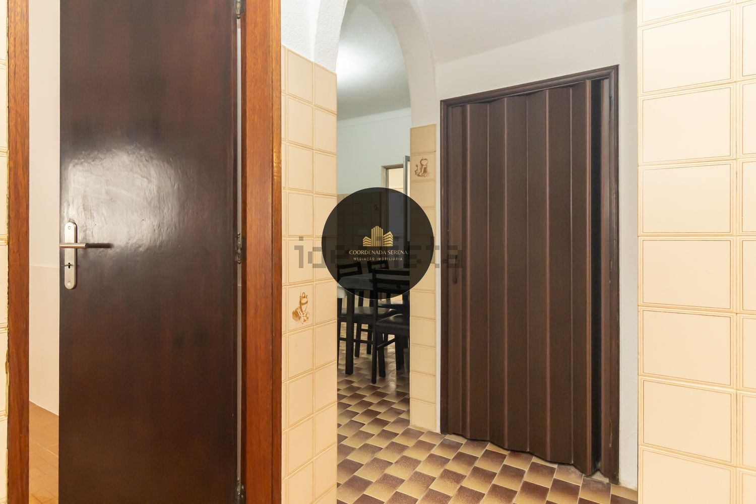 小楼房或独栋别墅出售在Cascalheira - Venda do Alcaide - 过道