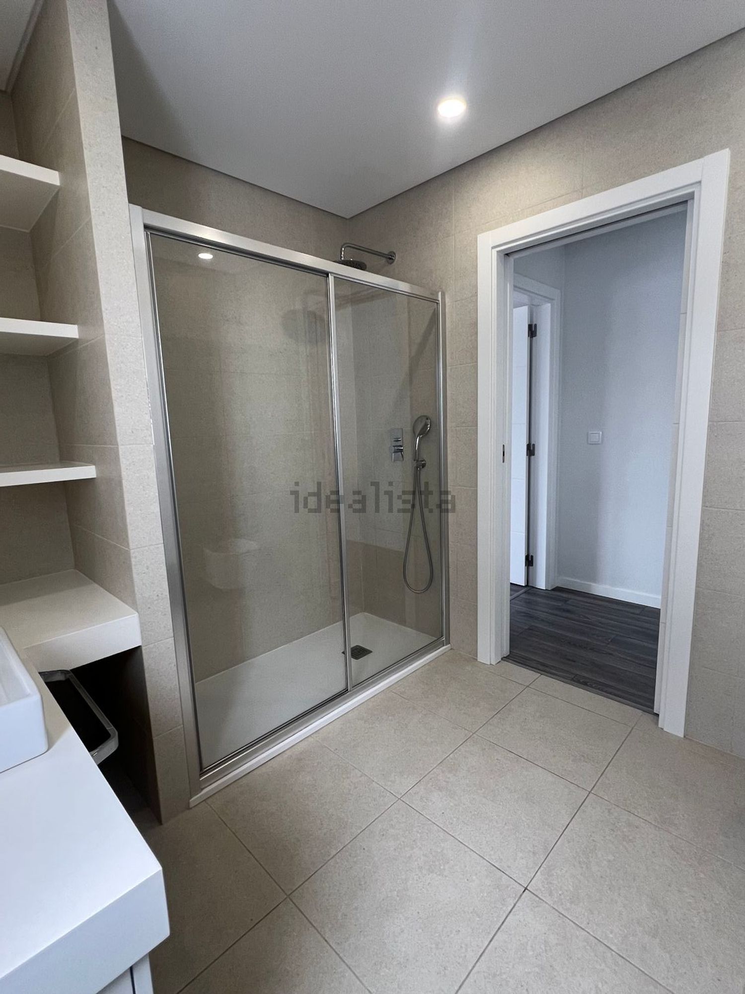 出租双拼别墅在Avenida do Seixal, 109 - 试衣间