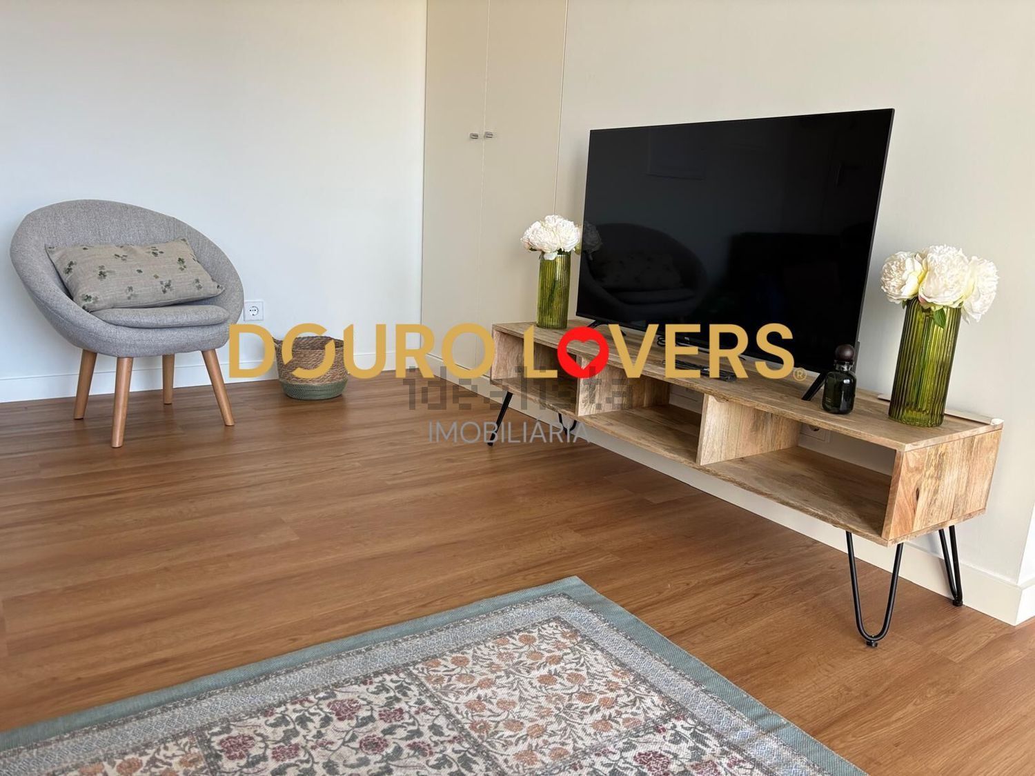 出租公寓 t1在Avenida Álvaro Cunhal - 客厅